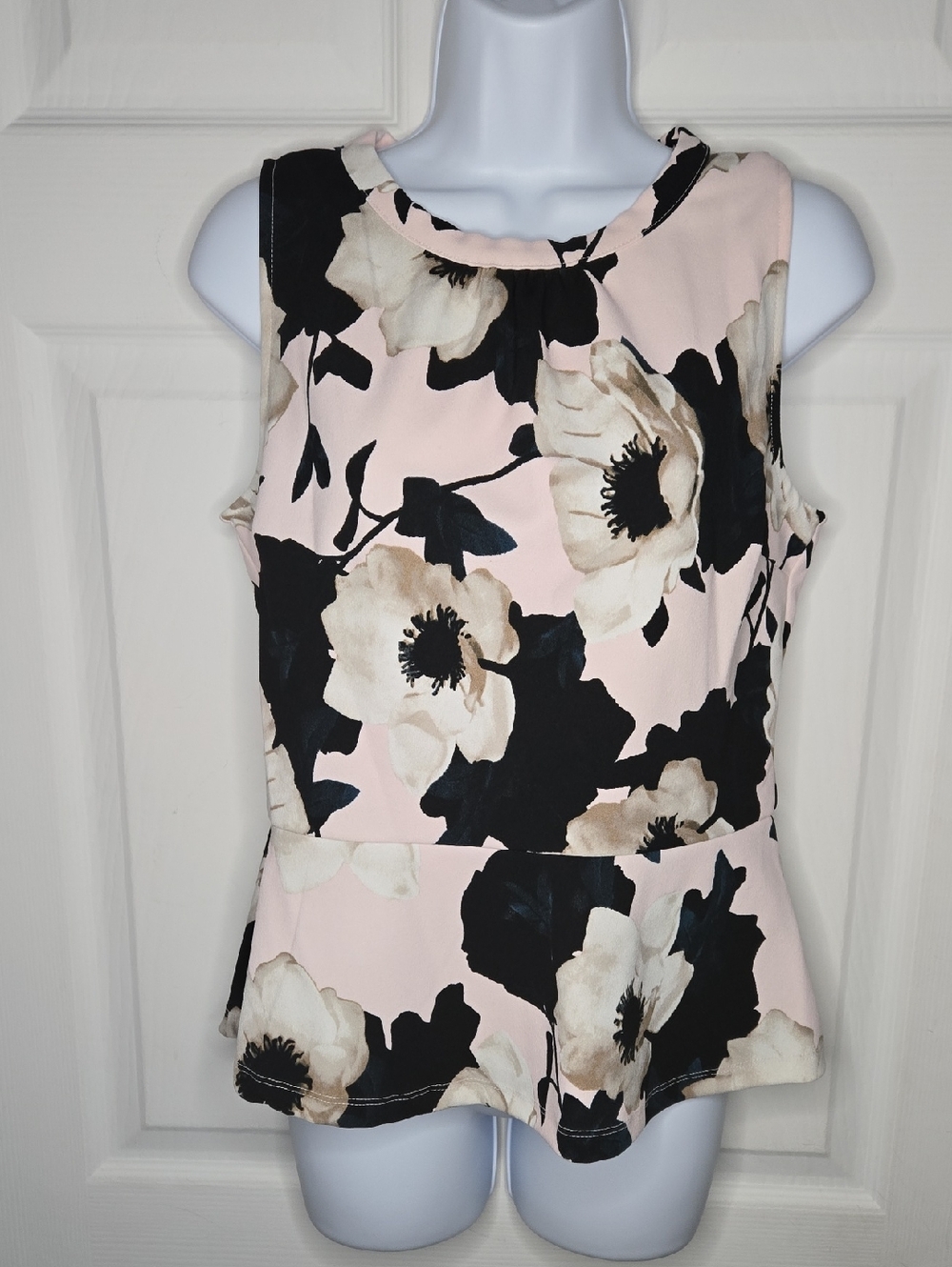 Adorable Floral Sleeveless Blouse SZ S